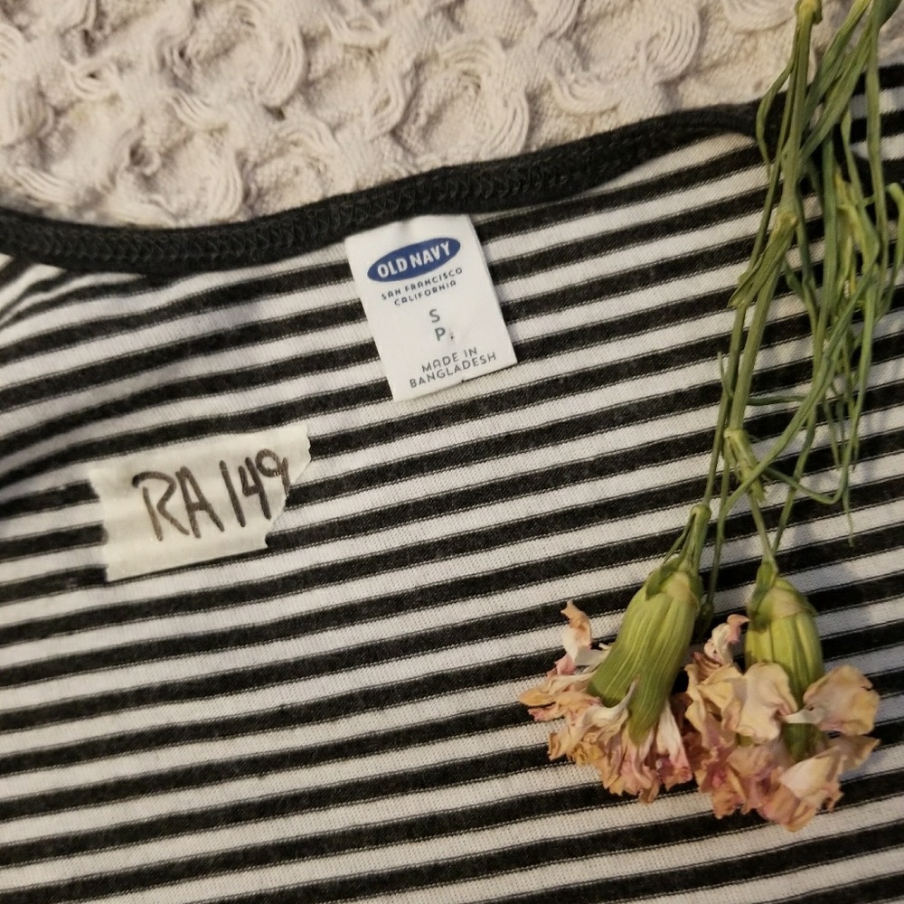 🌻🌺🌻OLD NAVY HI-LOW TANK!! - Picture 5 of 6